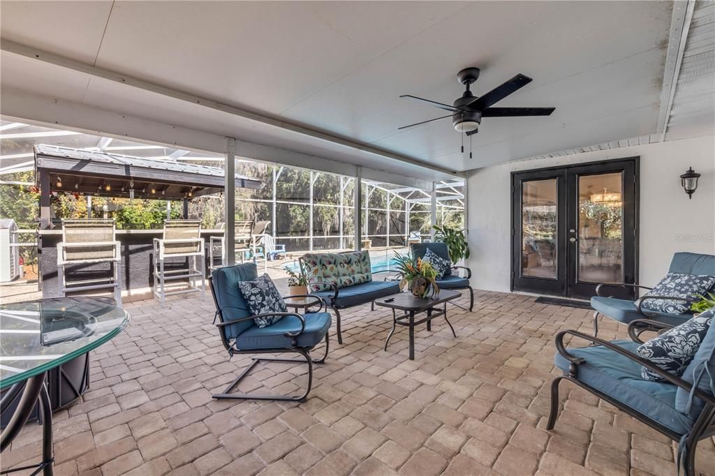 For Sale: $559,900 (3 beds, 2 baths, 1617 Square Feet)