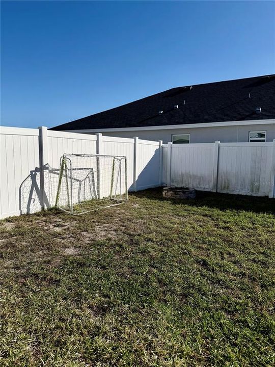 На продажу: $385,000 (4 спален, 2 ванн, 1825 Квадратных фут)