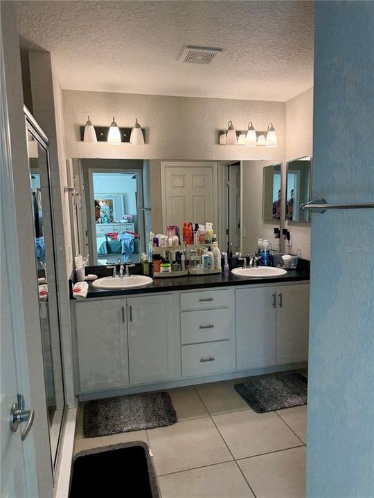 На продажу: $385,000 (4 спален, 2 ванн, 1825 Квадратных фут)