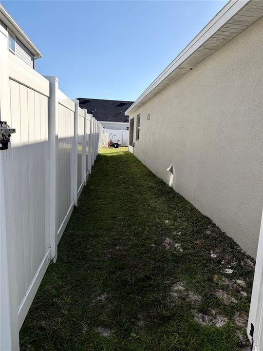 На продажу: $385,000 (4 спален, 2 ванн, 1825 Квадратных фут)