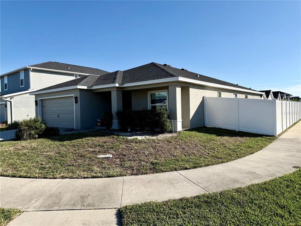 На продажу: $385,000 (4 спален, 2 ванн, 1825 Квадратных фут)