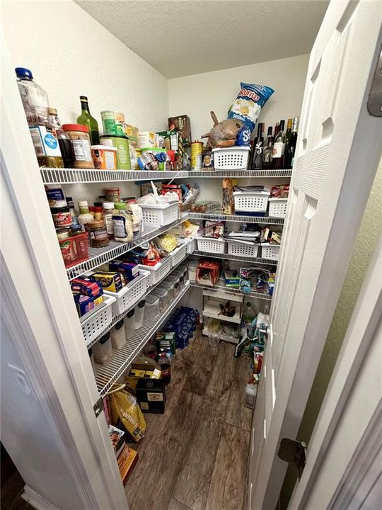 На продажу: $385,000 (4 спален, 2 ванн, 1825 Квадратных фут)