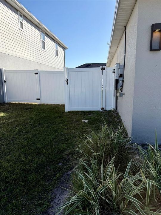 На продажу: $385,000 (4 спален, 2 ванн, 1825 Квадратных фут)