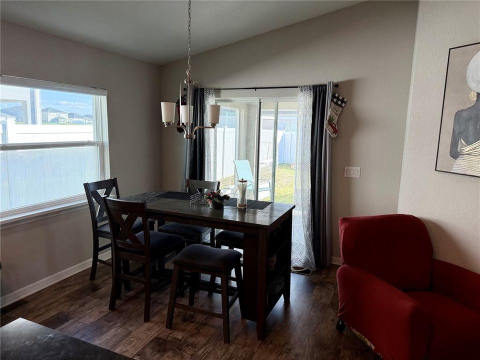 На продажу: $385,000 (4 спален, 2 ванн, 1825 Квадратных фут)