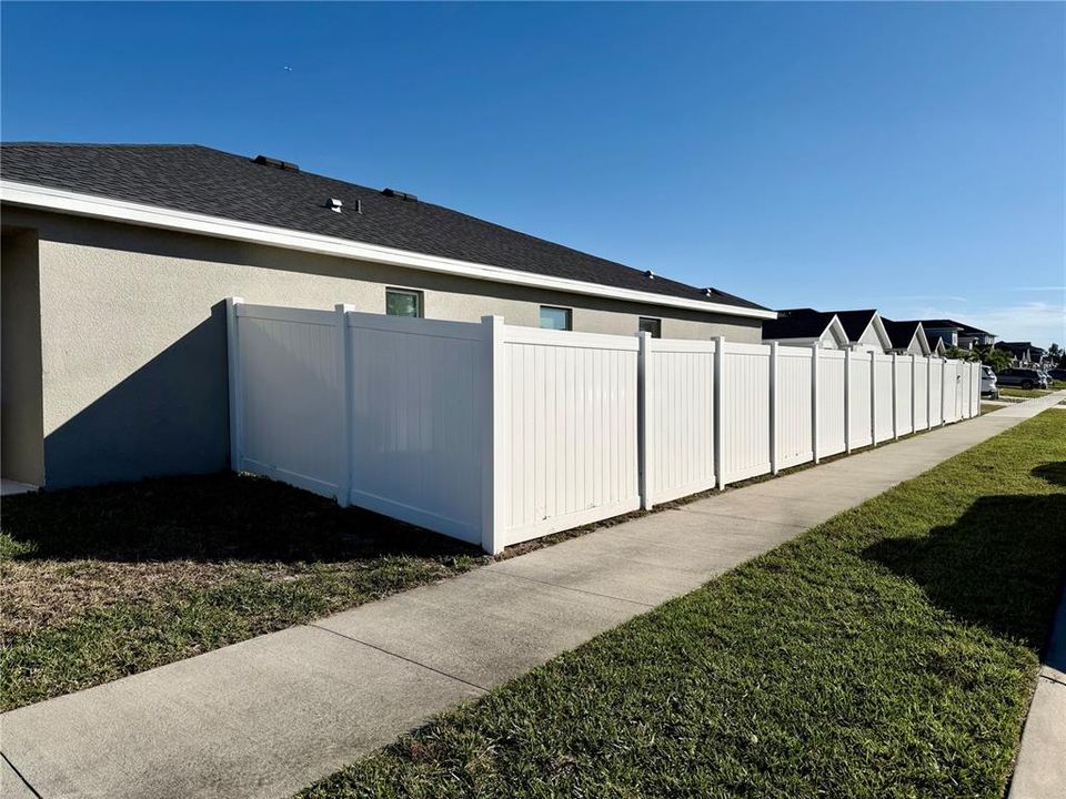 На продажу: $385,000 (4 спален, 2 ванн, 1825 Квадратных фут)