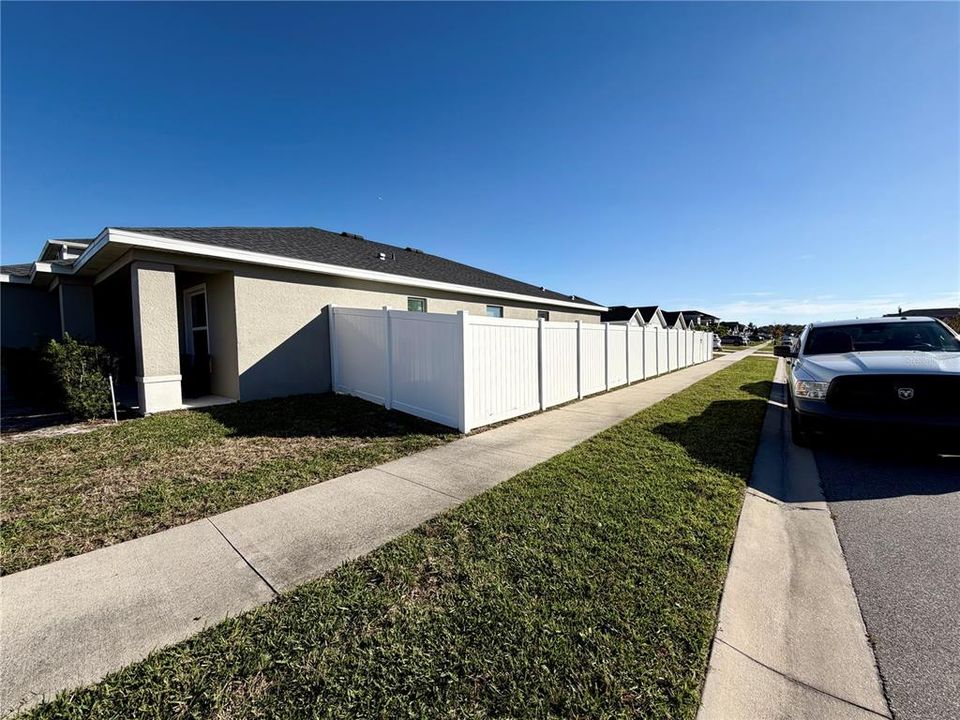 На продажу: $385,000 (4 спален, 2 ванн, 1825 Квадратных фут)