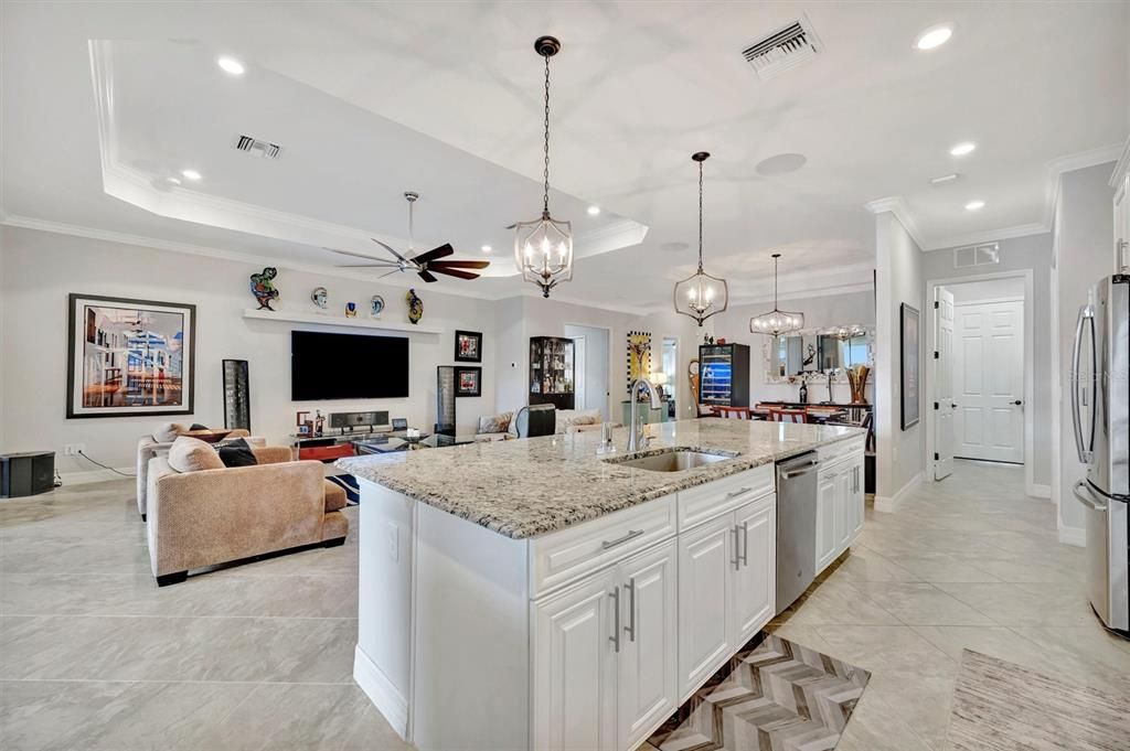 待售: $925,000 (3 贝兹, 2 浴室, 2019 平方英尺)