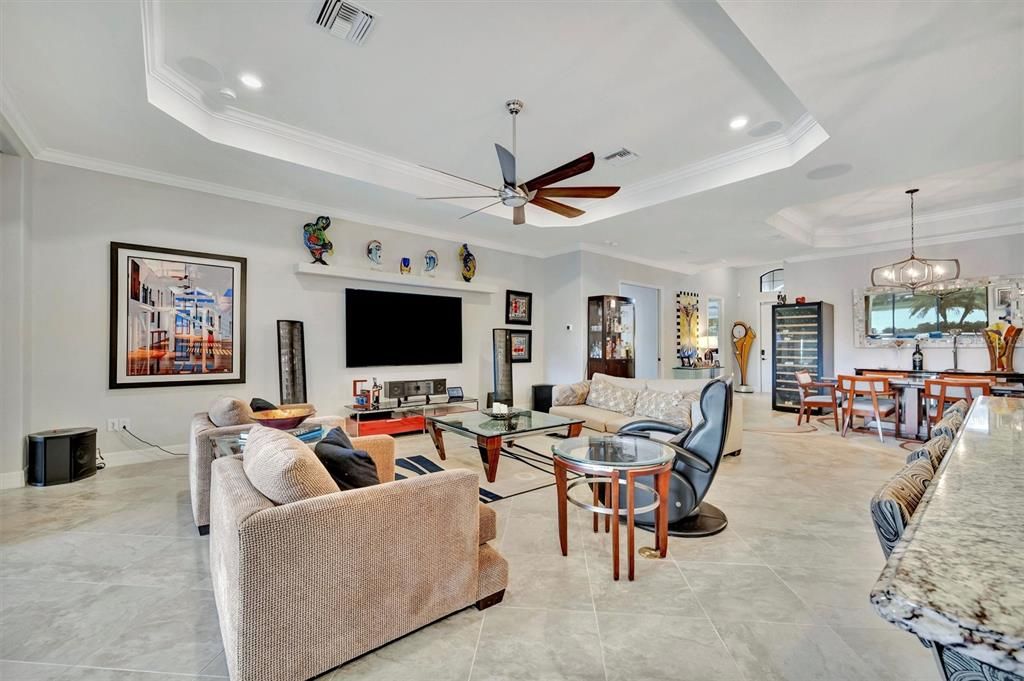 待售: $925,000 (3 贝兹, 2 浴室, 2019 平方英尺)