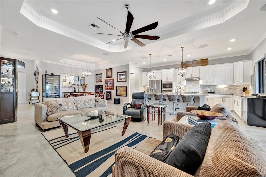 待售: $925,000 (3 贝兹, 2 浴室, 2019 平方英尺)