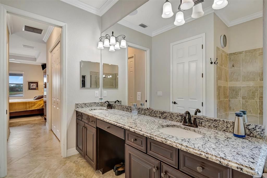 待售: $925,000 (3 贝兹, 2 浴室, 2019 平方英尺)