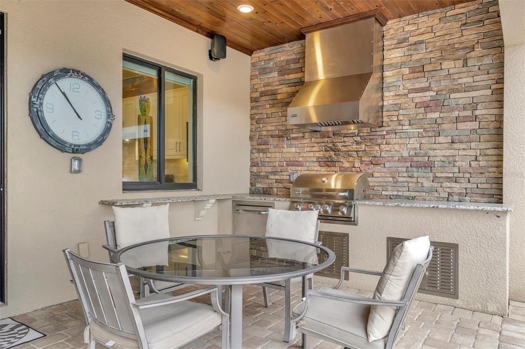 待售: $925,000 (3 贝兹, 2 浴室, 2019 平方英尺)