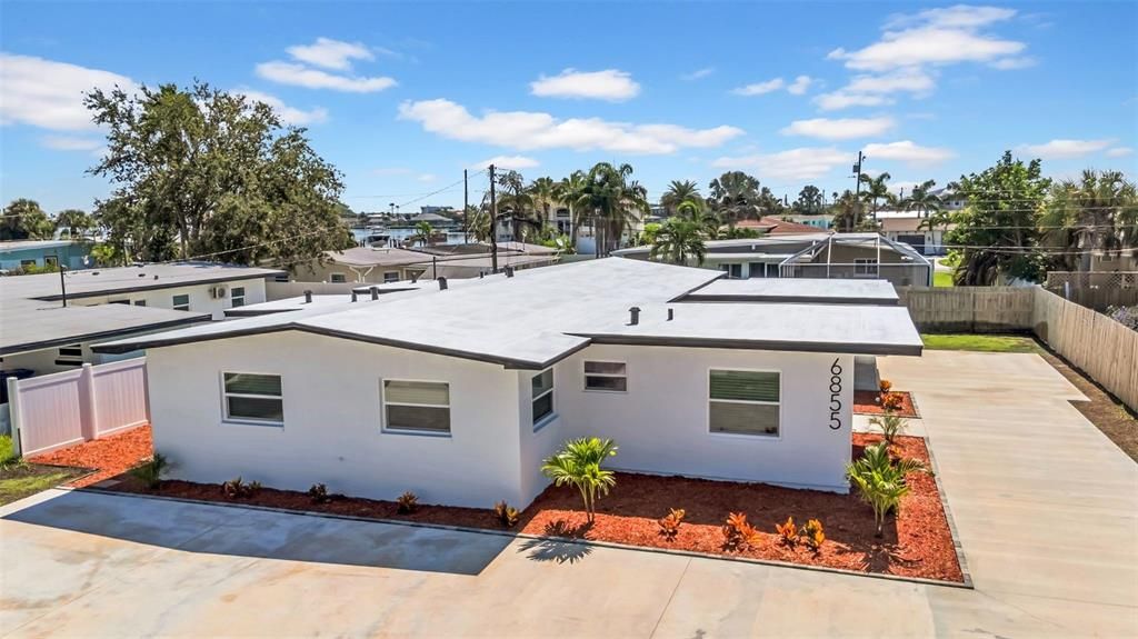 For Sale: $1,050,000 (5 beds, 0 baths, 2012 Square Feet)