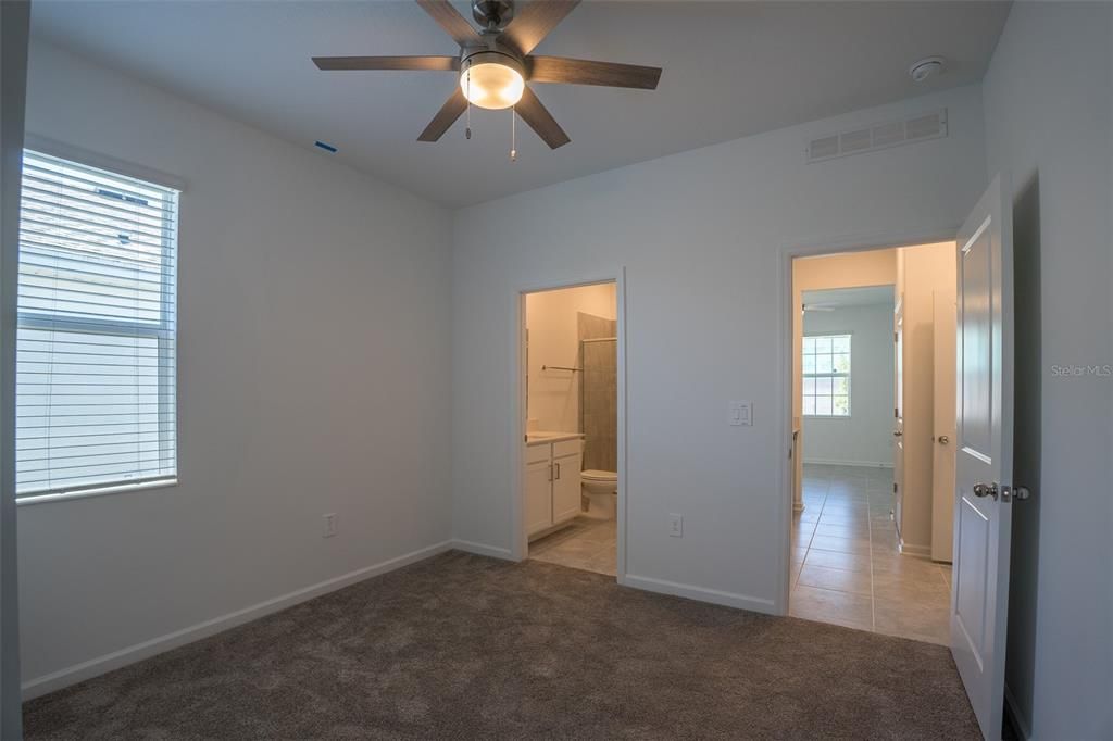 出租: $2,650 (4 贝兹, 3 浴室, 2135 平方英尺)