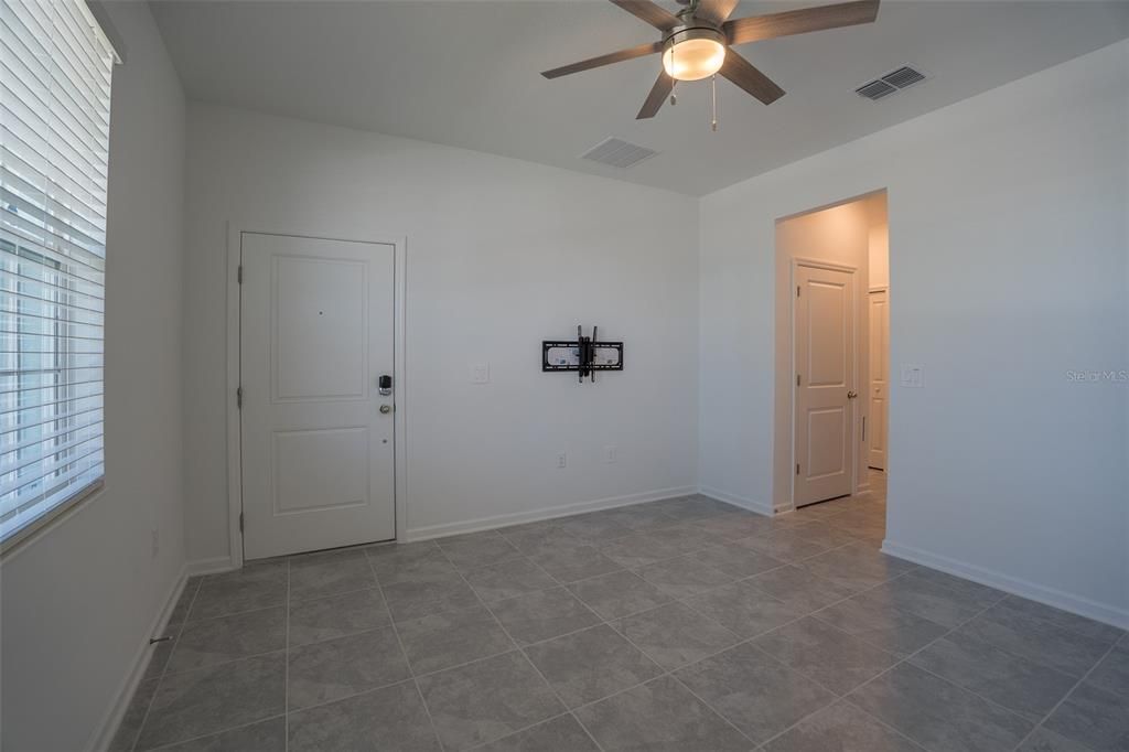 出租: $2,650 (4 贝兹, 3 浴室, 2135 平方英尺)