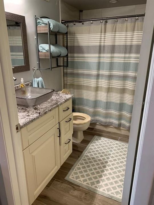 For Rent: $3,000 (2 beds, 2 baths, 980 Square Feet)