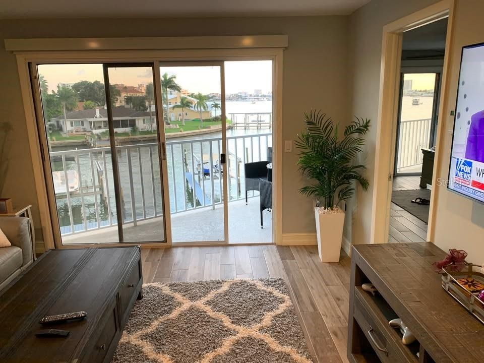 For Rent: $3,000 (2 beds, 2 baths, 980 Square Feet)