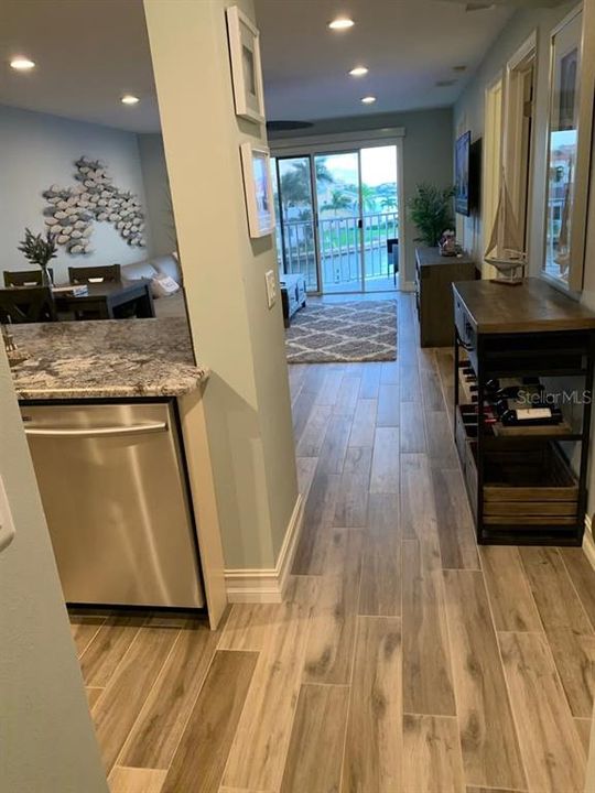 For Rent: $3,000 (2 beds, 2 baths, 980 Square Feet)