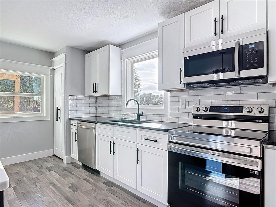 For Sale: $72,000 (0 beds, 0 baths, 1056 Square Feet)