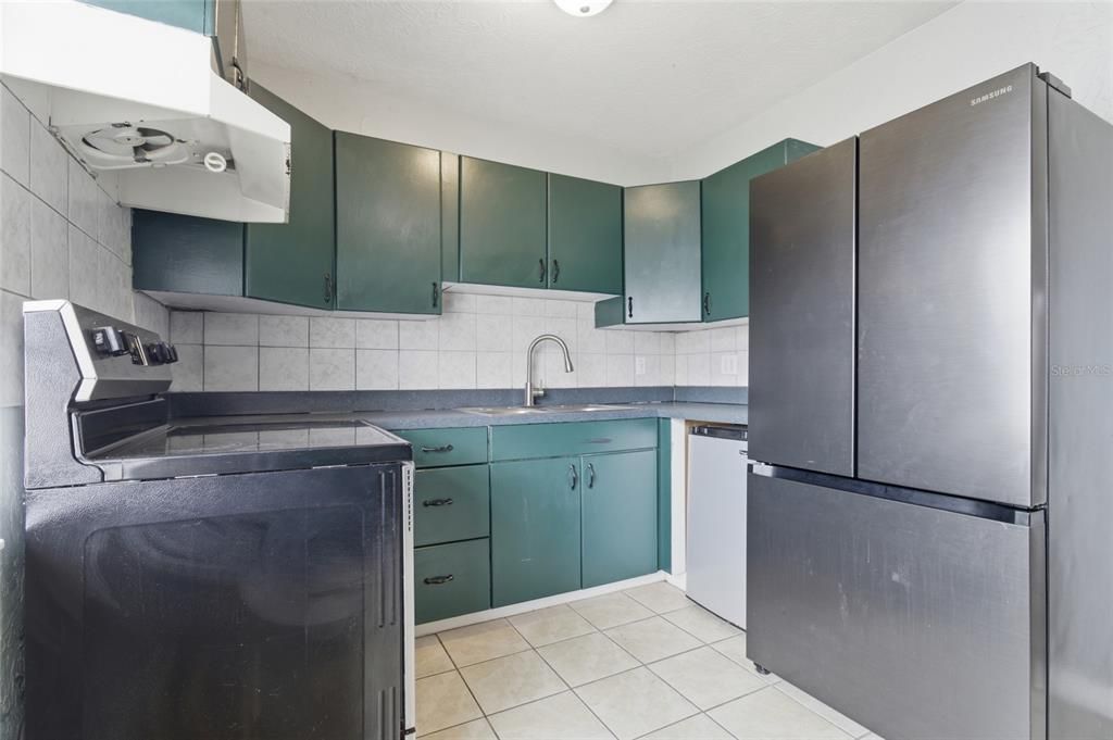 待售: $260,000 (3 贝兹, 1 浴室, 1021 平方英尺)