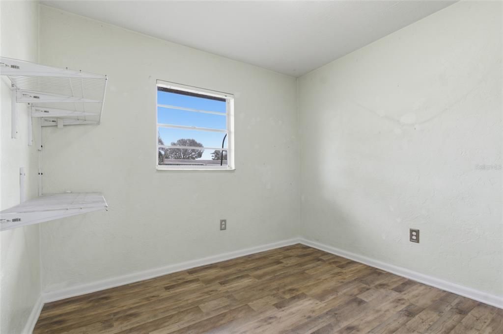 待售: $260,000 (3 贝兹, 1 浴室, 1021 平方英尺)