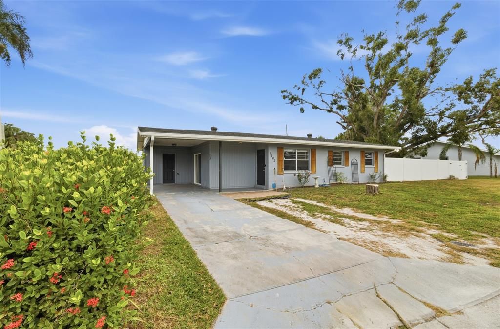 待售: $260,000 (3 贝兹, 1 浴室, 1021 平方英尺)