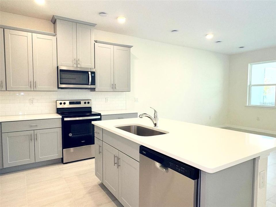 For Rent: $2,200 (3 beds, 2 baths, 1535 Square Feet)