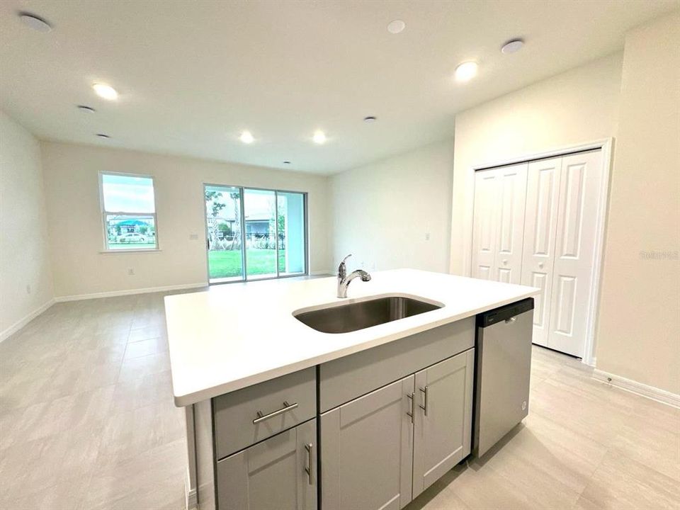 For Rent: $2,200 (3 beds, 2 baths, 1535 Square Feet)