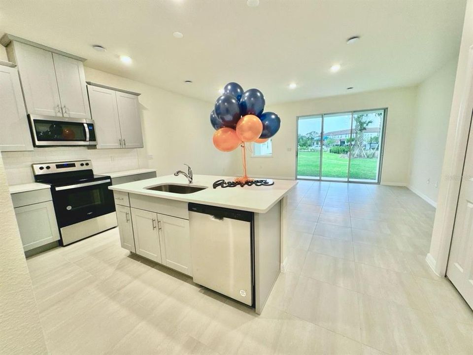 For Rent: $2,200 (3 beds, 2 baths, 1535 Square Feet)