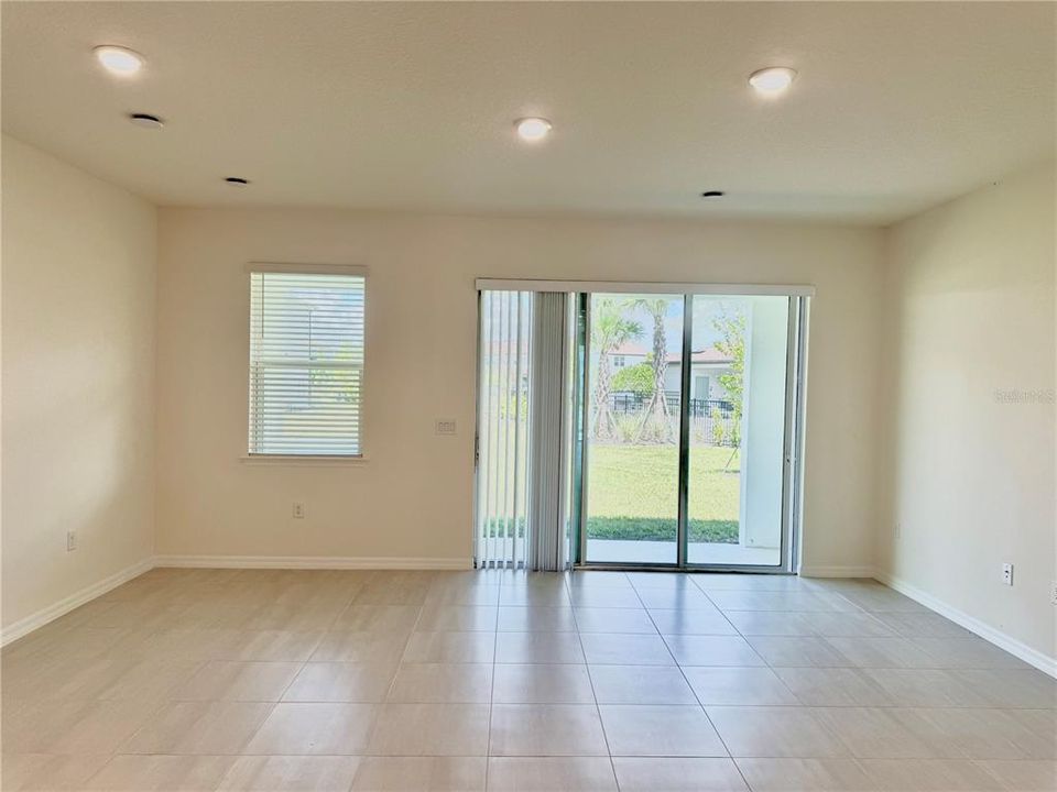 For Rent: $2,200 (3 beds, 2 baths, 1535 Square Feet)