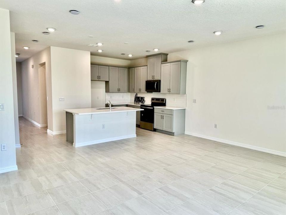 For Rent: $2,200 (3 beds, 2 baths, 1535 Square Feet)