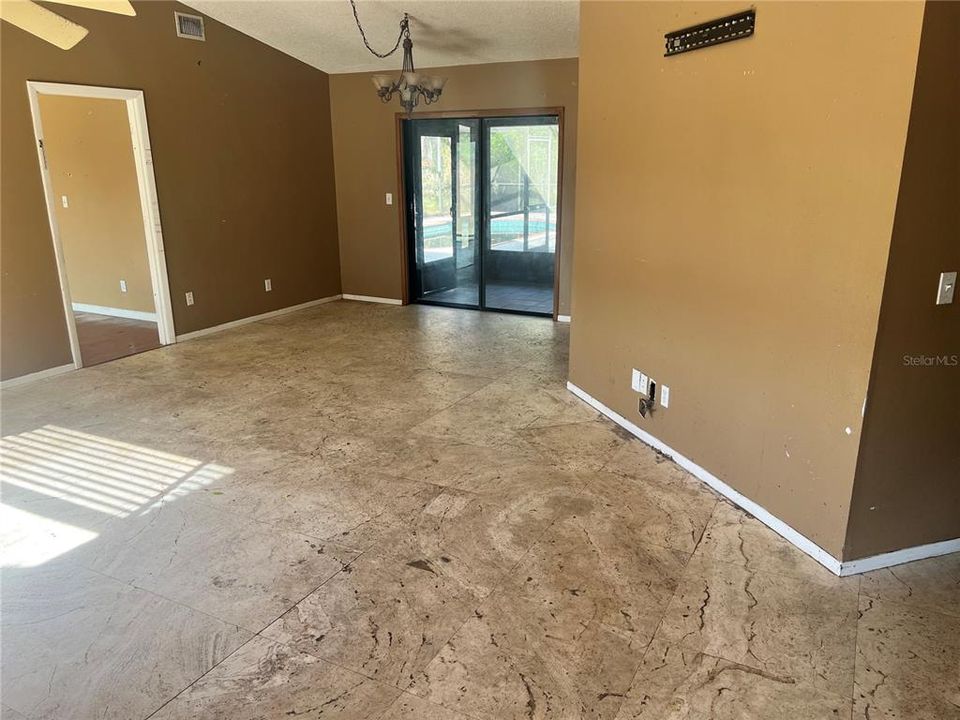 На продажу: $185,000 (3 спален, 3 ванн, 1626 Квадратных фут)