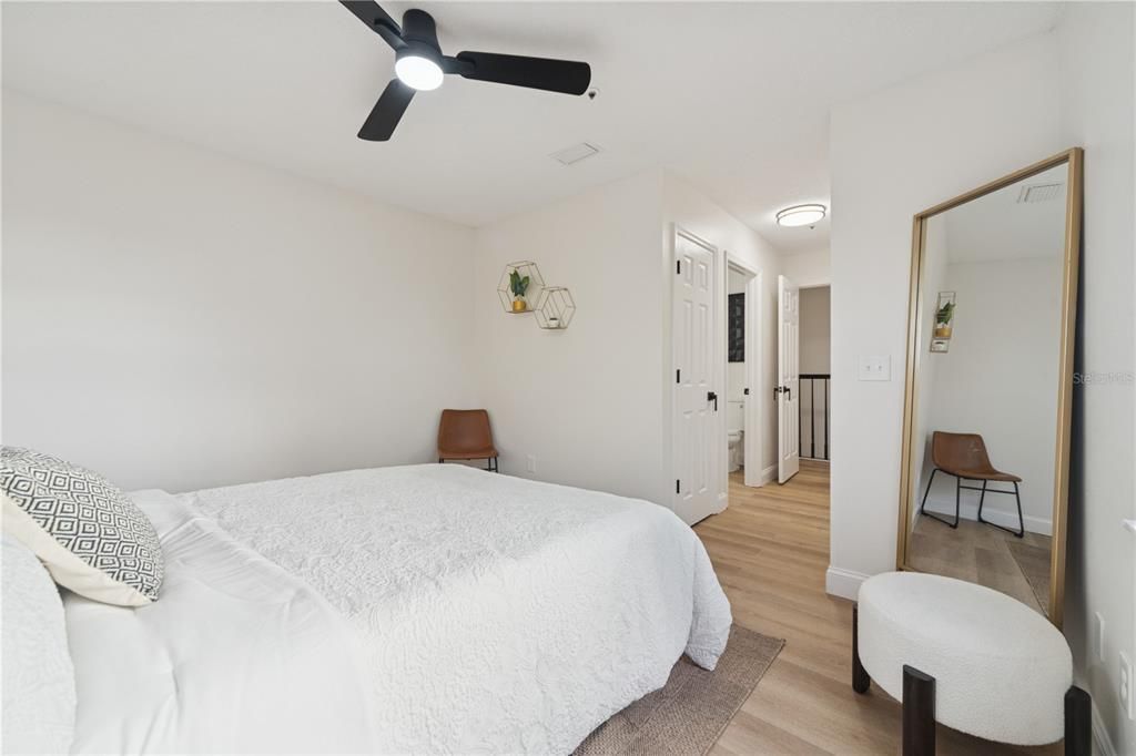 For Sale: $284,900 (2 beds, 2 baths, 1380 Square Feet)