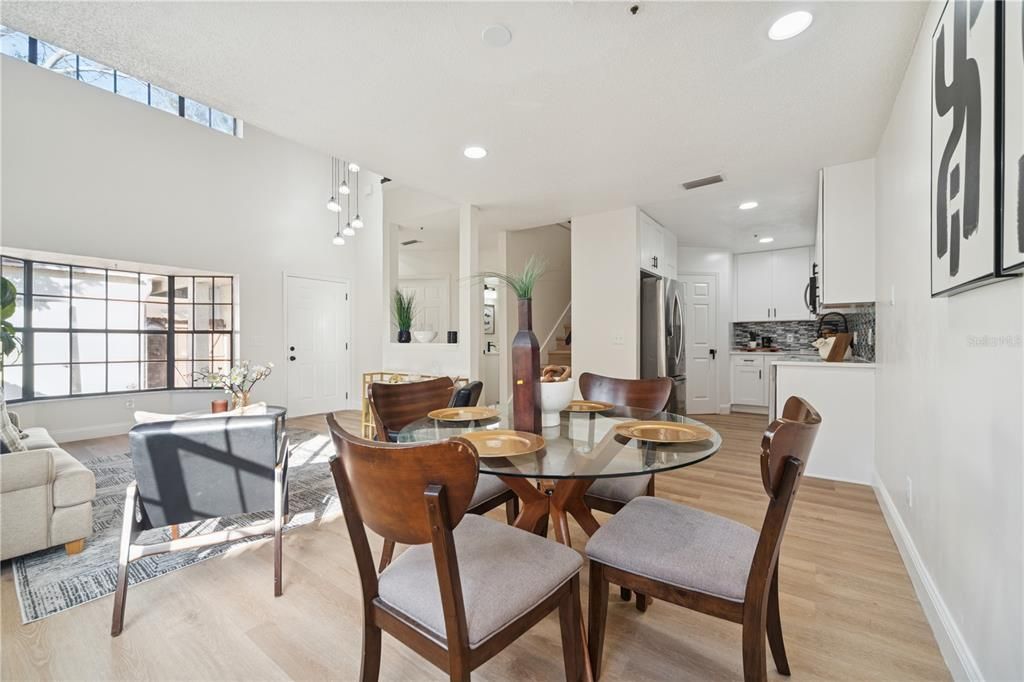 For Sale: $284,900 (2 beds, 2 baths, 1380 Square Feet)