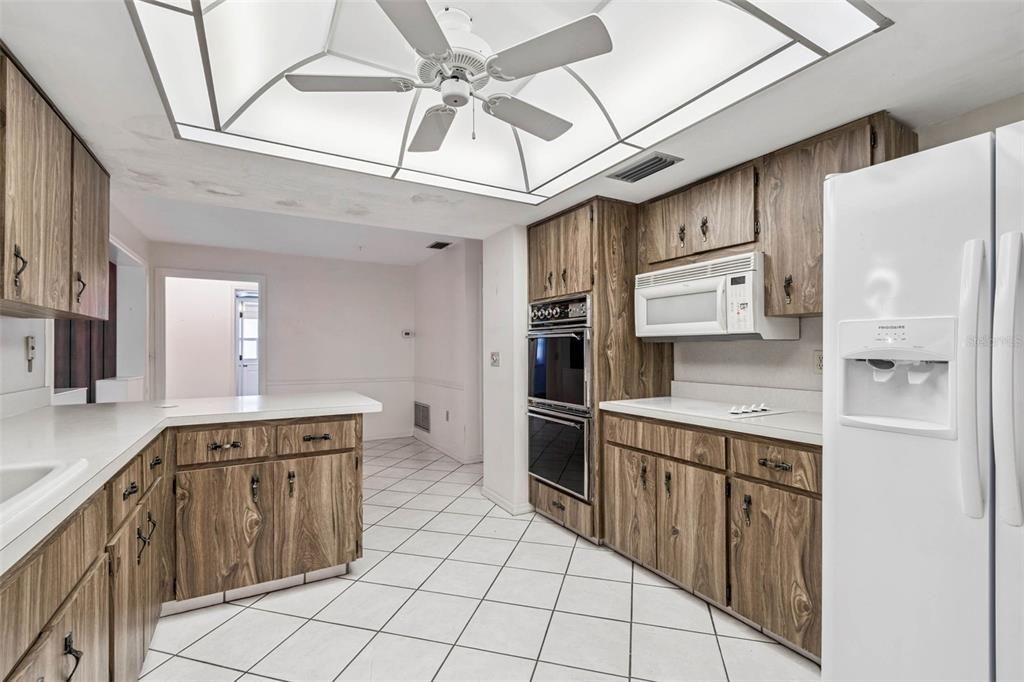 For Sale: $549,900 (3 beds, 2 baths, 2036 Square Feet)