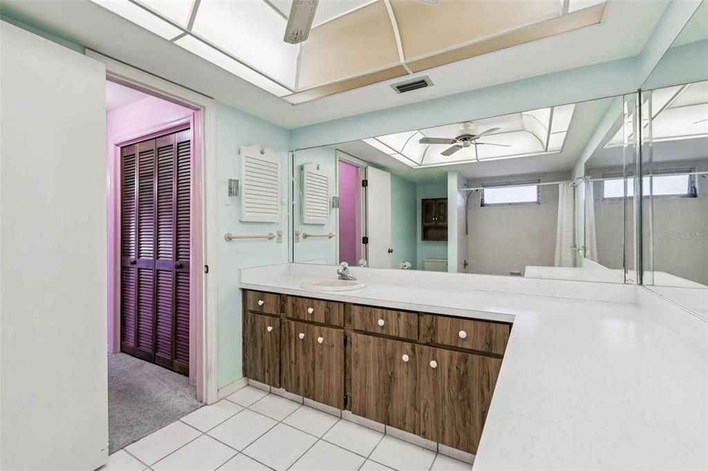 For Sale: $549,900 (3 beds, 2 baths, 2036 Square Feet)