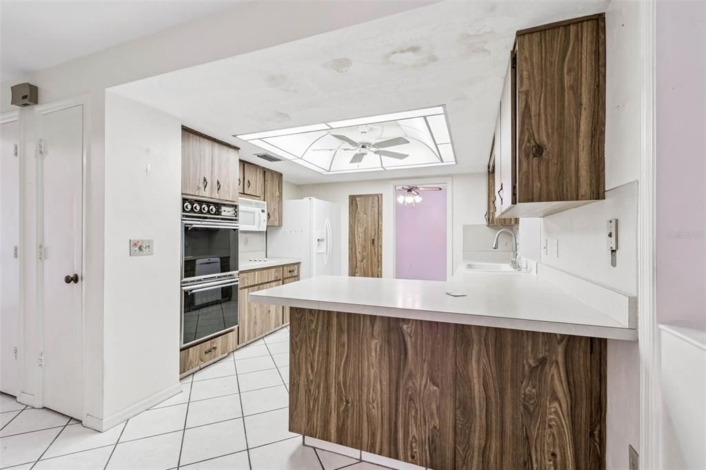 For Sale: $549,900 (3 beds, 2 baths, 2036 Square Feet)