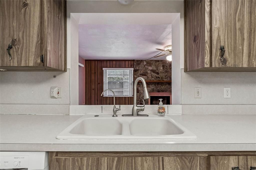 For Sale: $549,900 (3 beds, 2 baths, 2036 Square Feet)