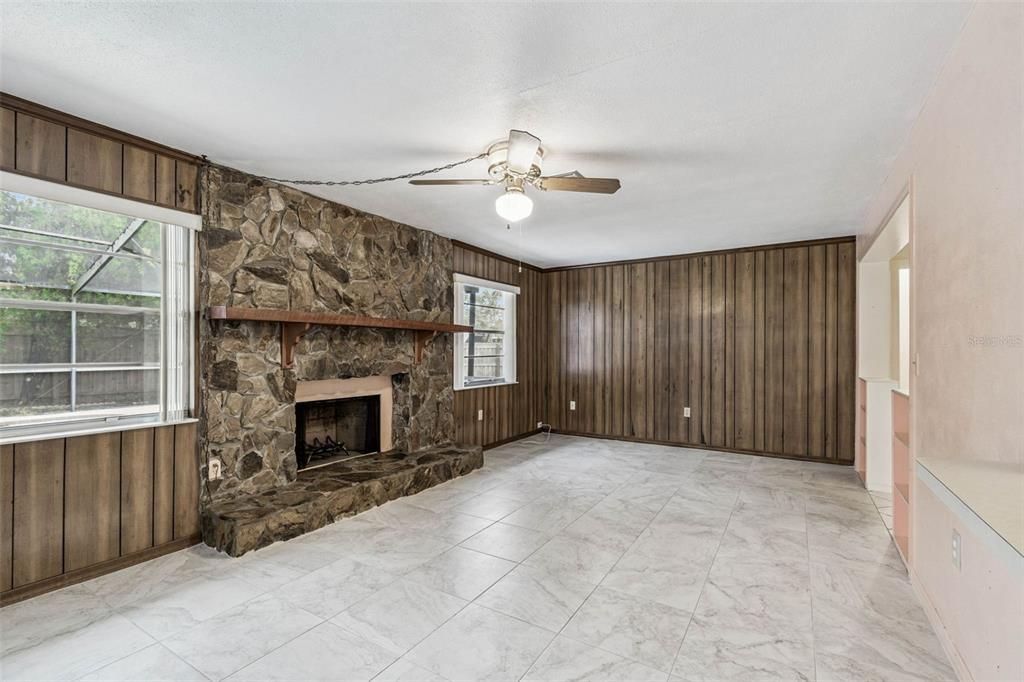 For Sale: $549,900 (3 beds, 2 baths, 2036 Square Feet)