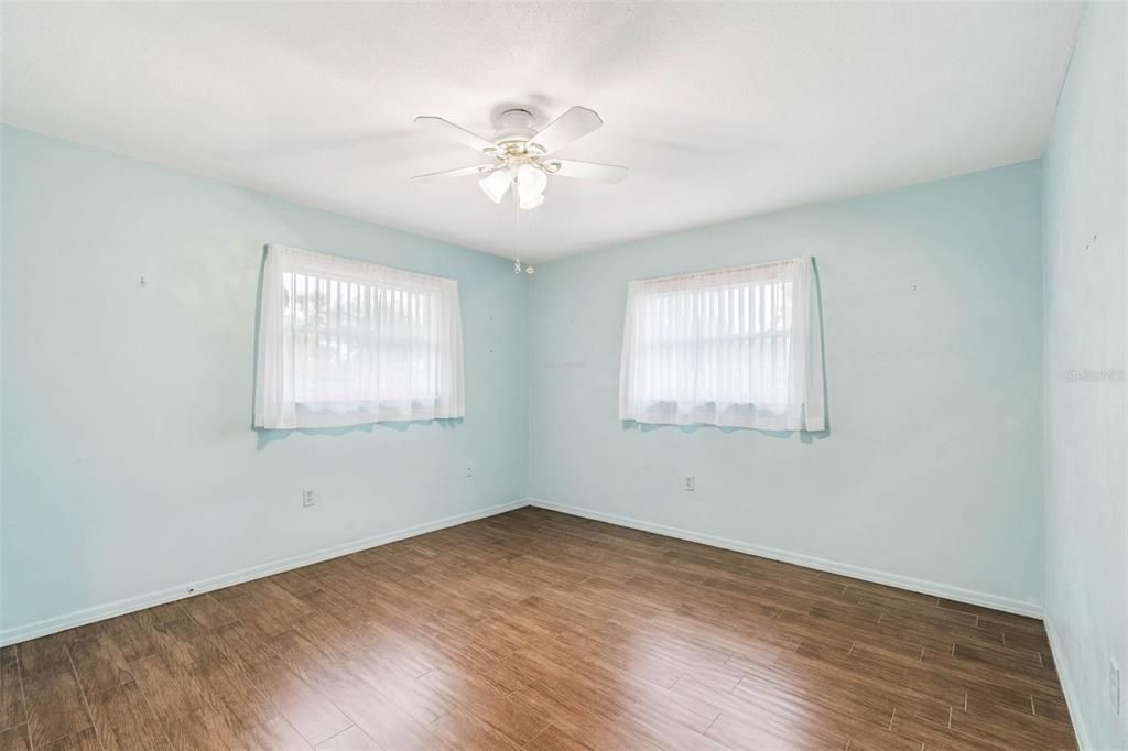 For Sale: $549,900 (3 beds, 2 baths, 2036 Square Feet)