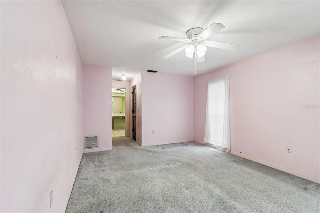 For Sale: $549,900 (3 beds, 2 baths, 2036 Square Feet)