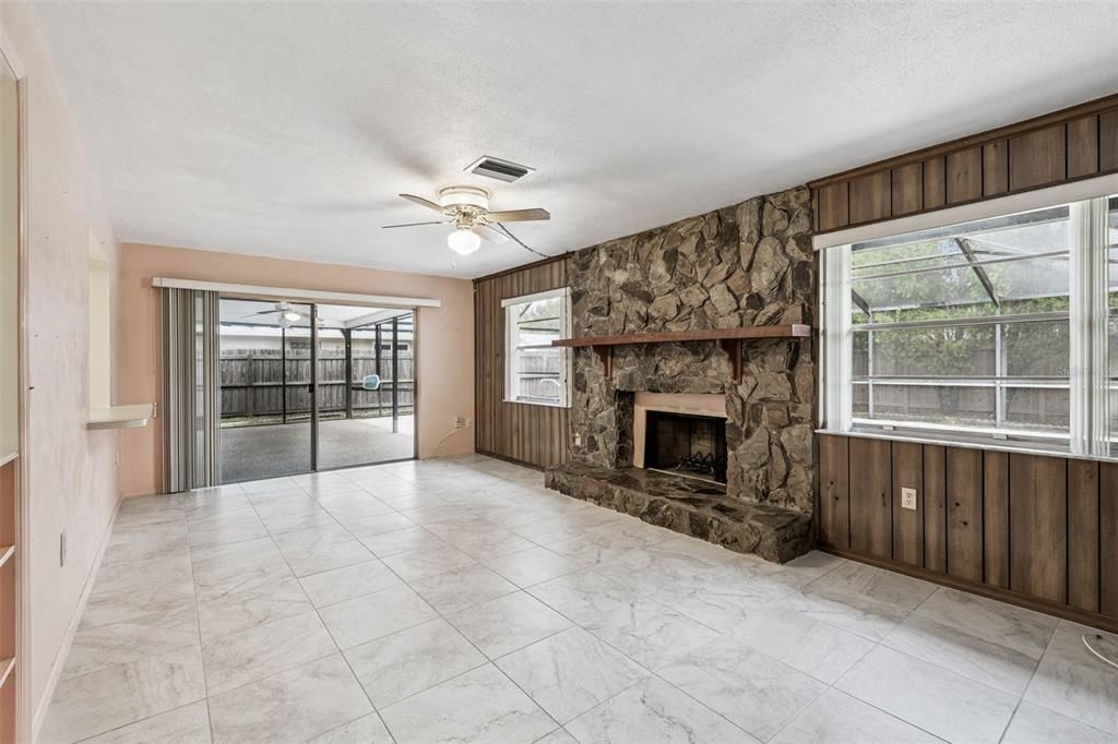 For Sale: $549,900 (3 beds, 2 baths, 2036 Square Feet)