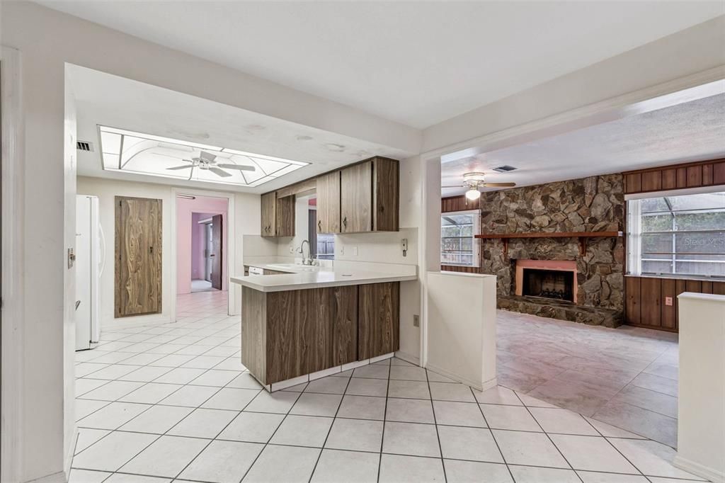 For Sale: $549,900 (3 beds, 2 baths, 2036 Square Feet)