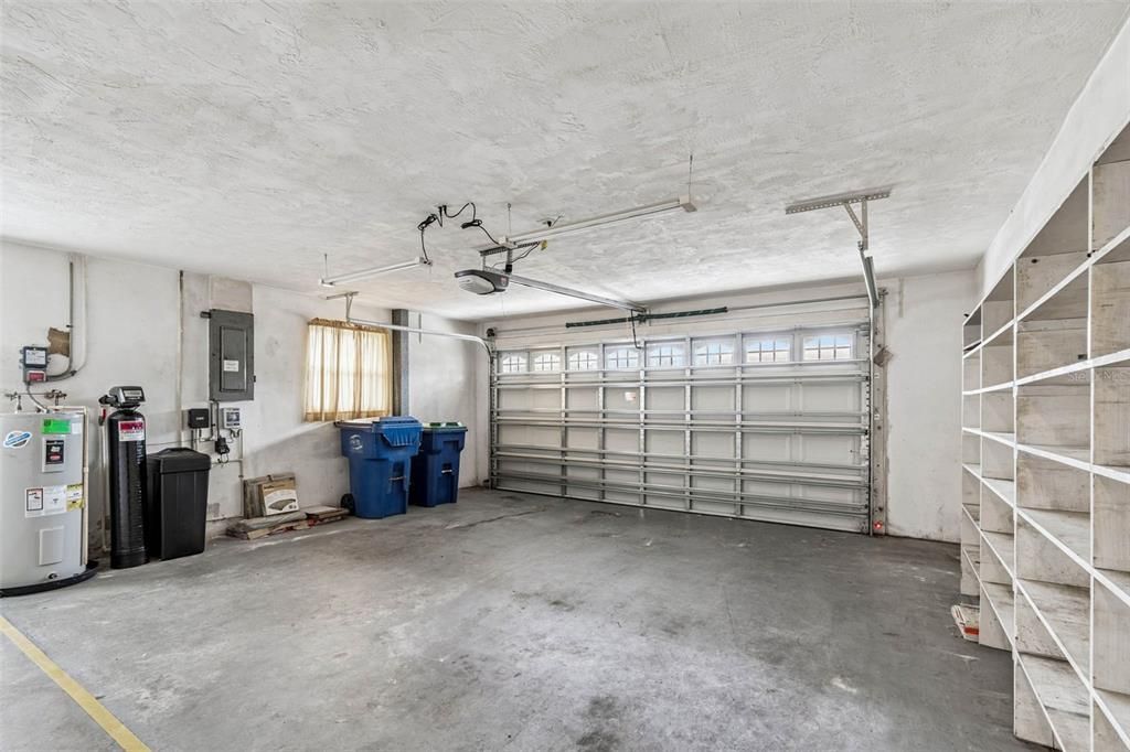 For Sale: $549,900 (3 beds, 2 baths, 2036 Square Feet)