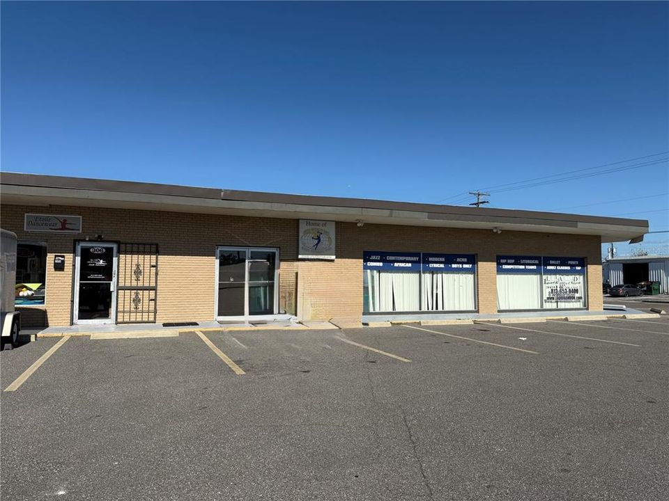 Recently Sold: $685,000 (0 beds, 0 baths, 3627 Square Feet)