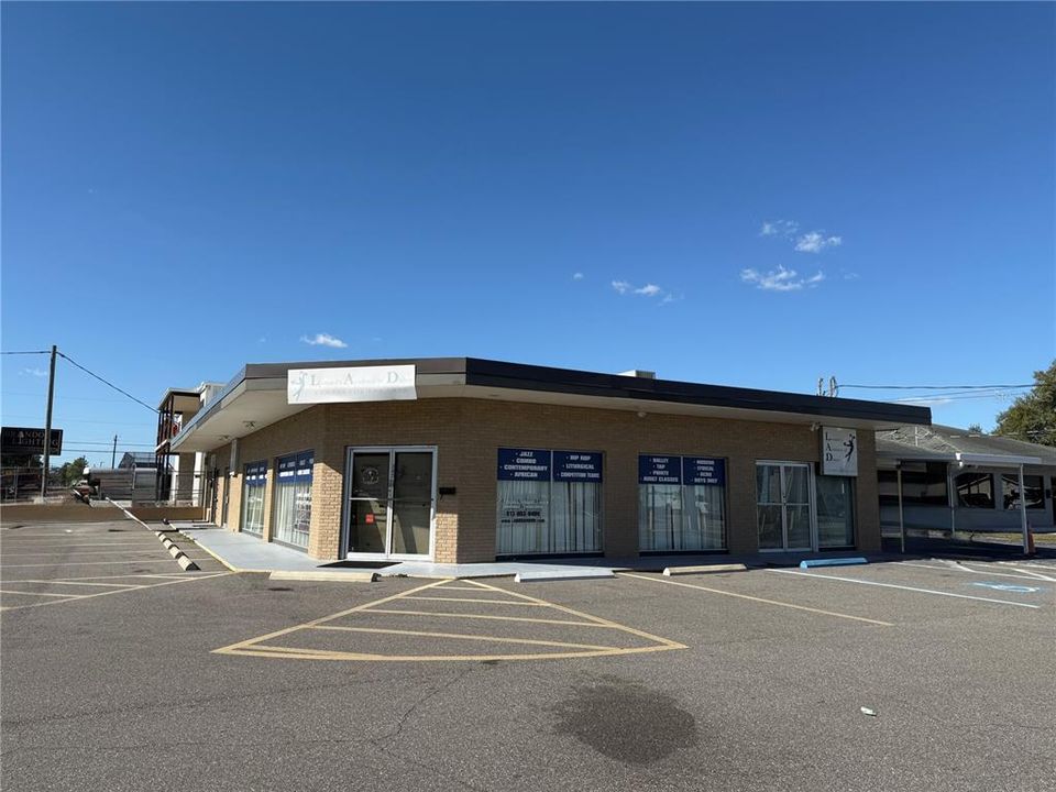 Recently Sold: $685,000 (0 beds, 0 baths, 3627 Square Feet)