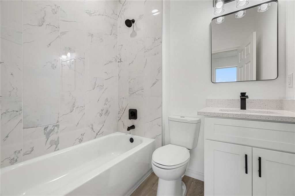 待售: $315,990 (4 贝兹, 3 浴室, 1661 平方英尺)