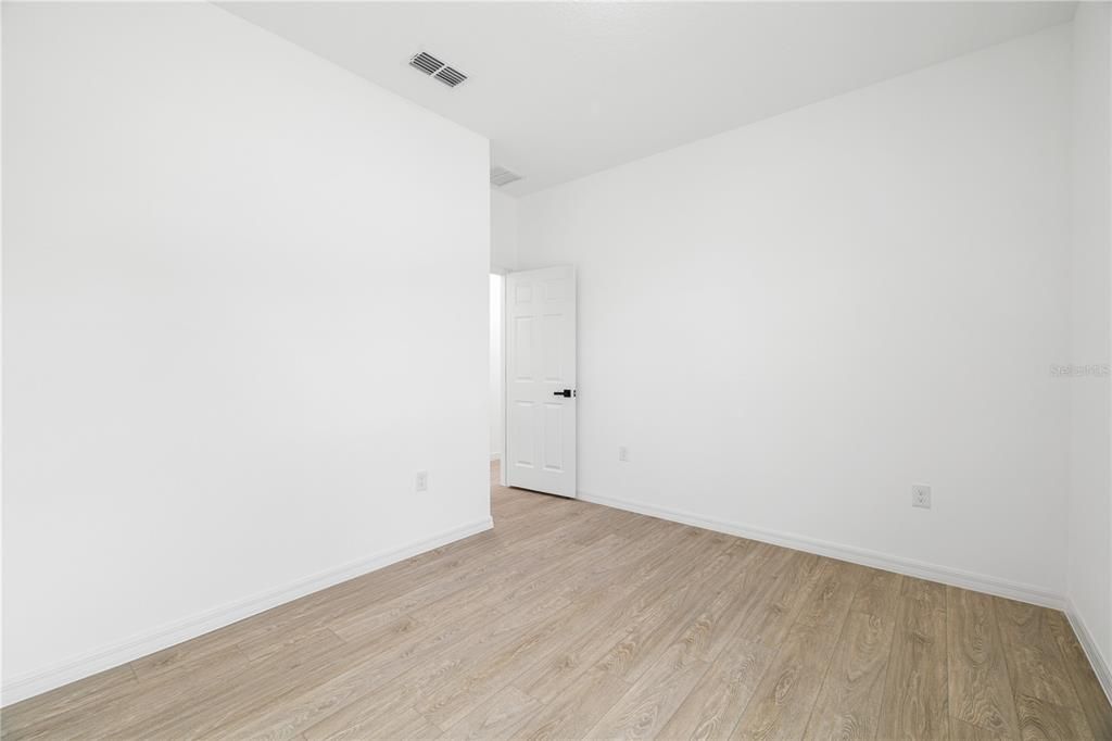 待售: $315,990 (4 贝兹, 3 浴室, 1661 平方英尺)