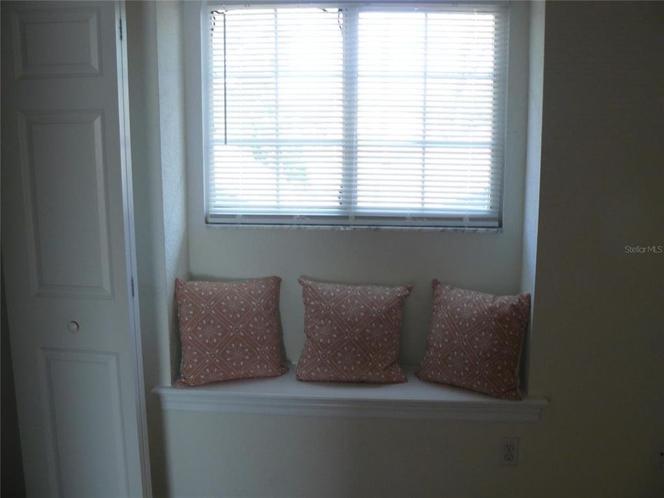 For Sale: $415,000 (4 beds, 2 baths, 1605 Square Feet)