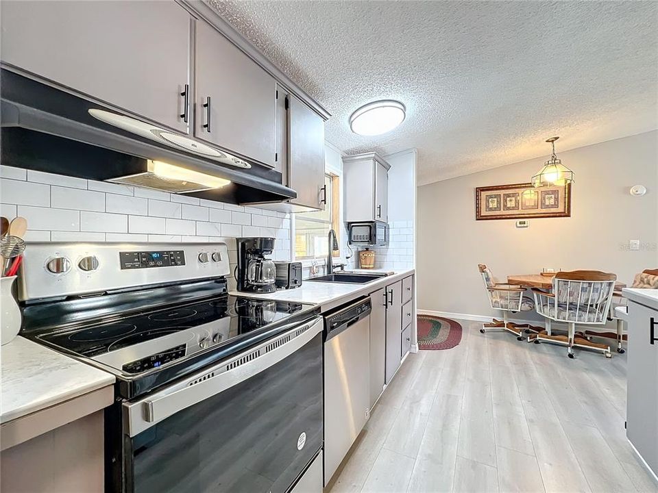 待售: $239,900 (2 贝兹, 2 浴室, 1080 平方英尺)