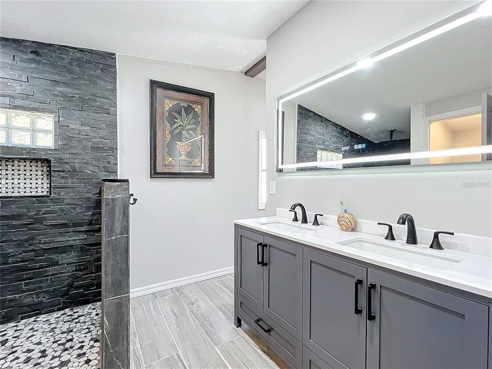 待售: $239,900 (2 贝兹, 2 浴室, 1080 平方英尺)